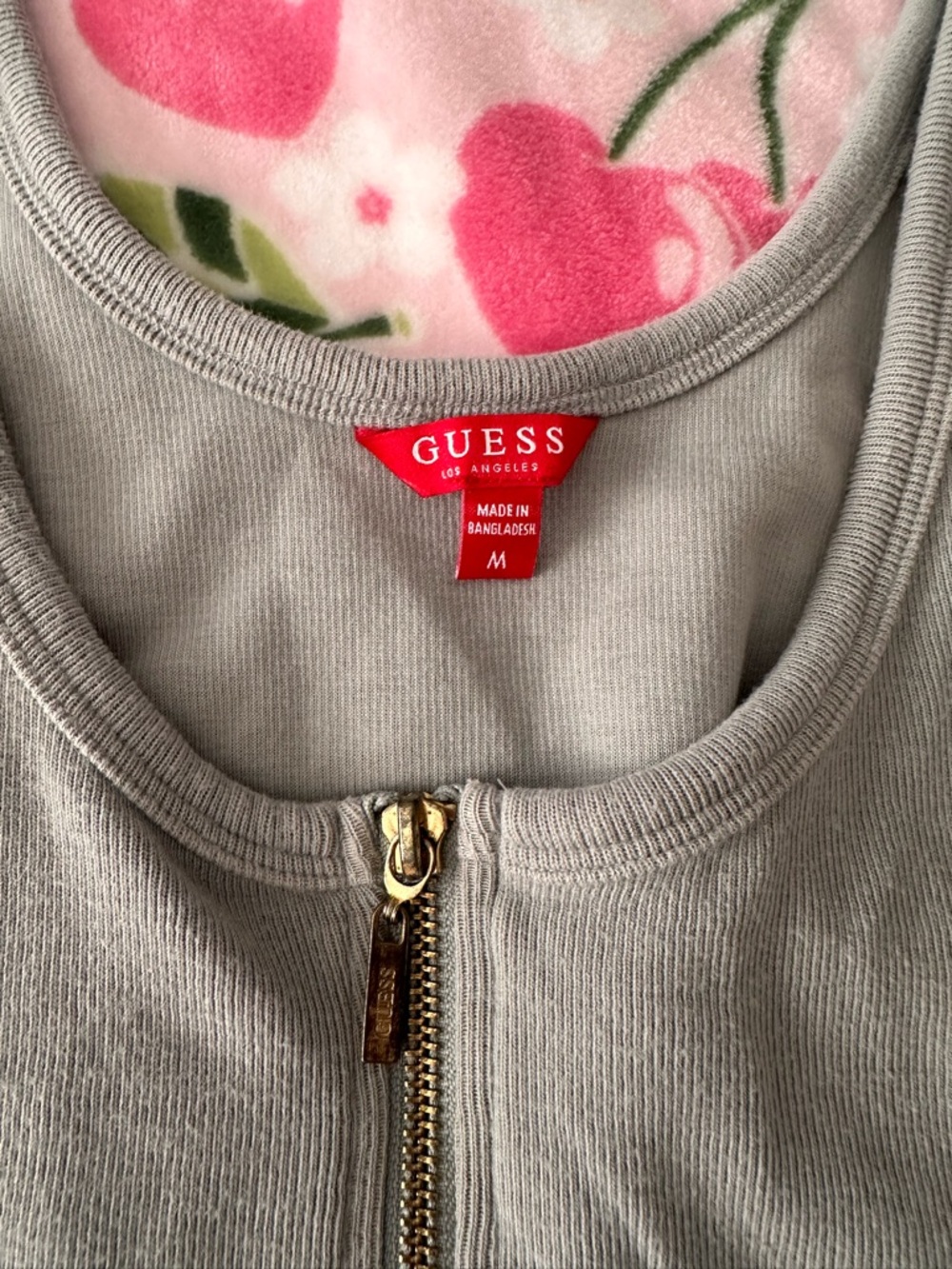 GUESS Gray Ribbed Zip-Front Crop Tank - Picture 2 of 2
